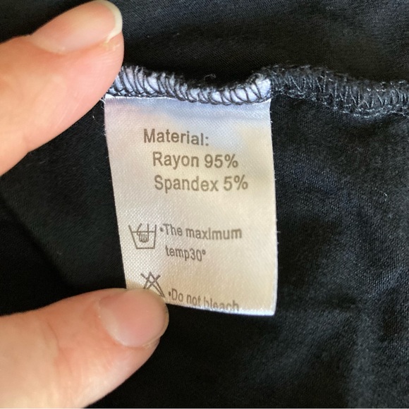 5/$15 Versatile Black Cold-Shoulder Swing-Style Top/Tunic Large - Picture 7 of 9